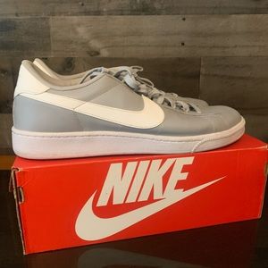 Nikes Mens Court Vision